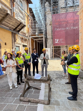 Visso - Al via la ricostruzione del centro storico: consegnato il cantiere di Palazzo dei Priori
